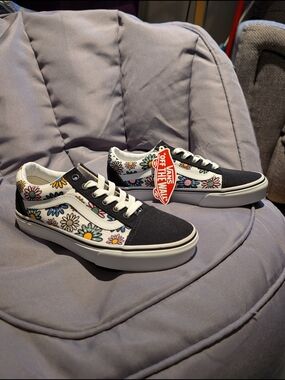 Vans Floral Old Skool Sneakers in Black & White